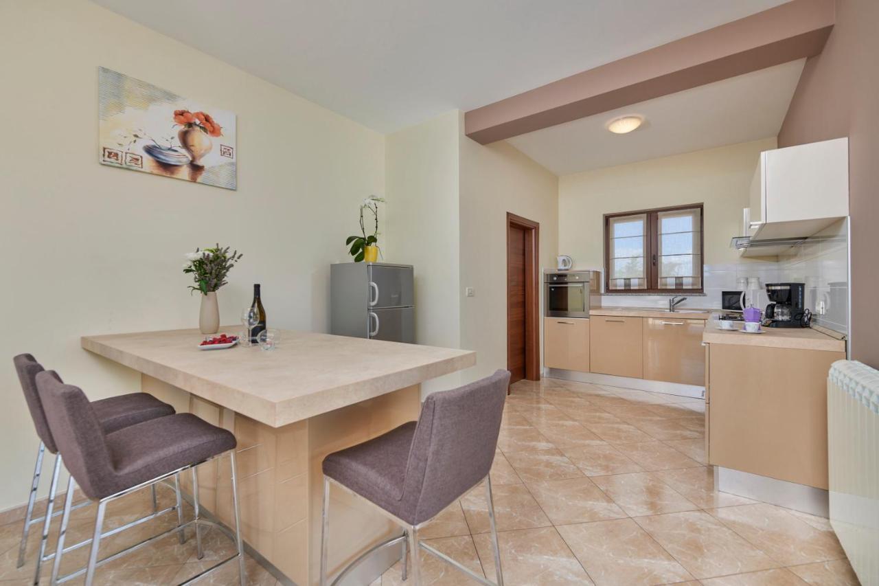 Villa Bartona for 8 persons with private Swimmingpool Pola Esterno foto