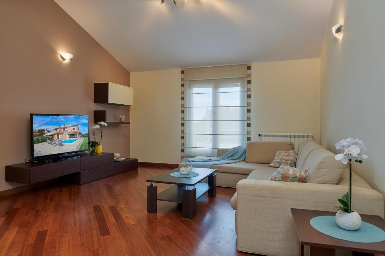 Villa Bartona for 8 persons with private Swimmingpool Pola Esterno foto