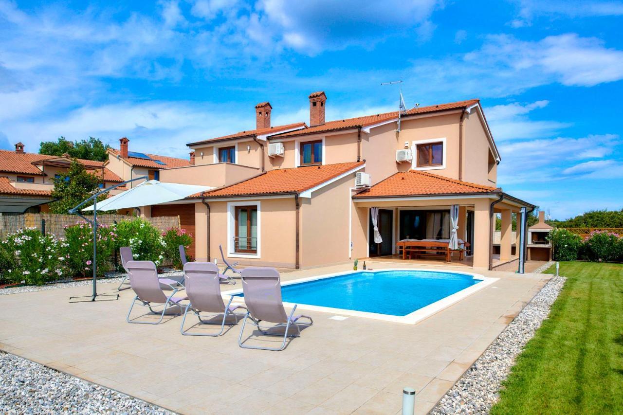 Villa Bartona for 8 persons with private Swimmingpool Pola Esterno foto