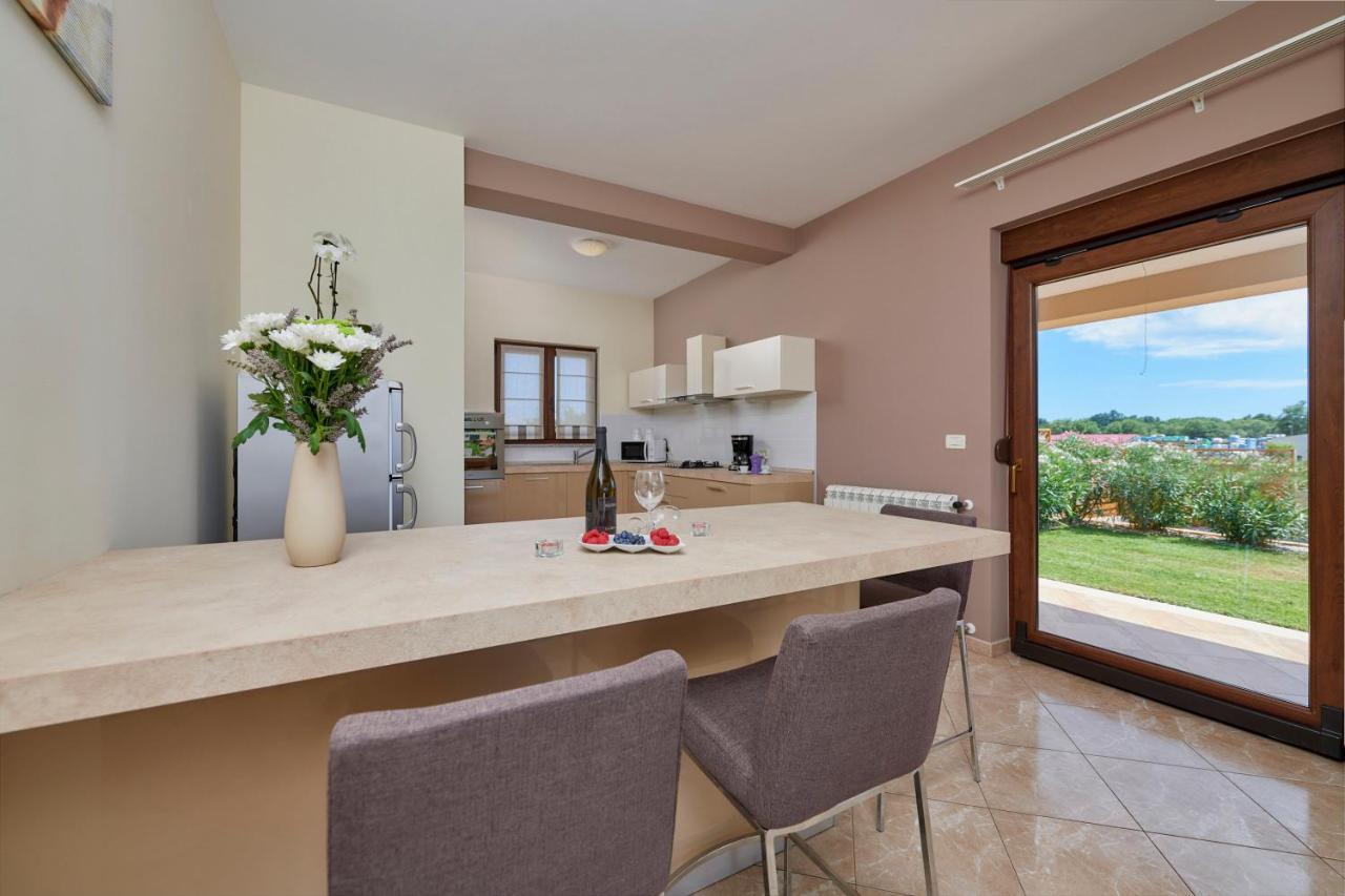 Villa Bartona for 8 persons with private Swimmingpool Pola Esterno foto