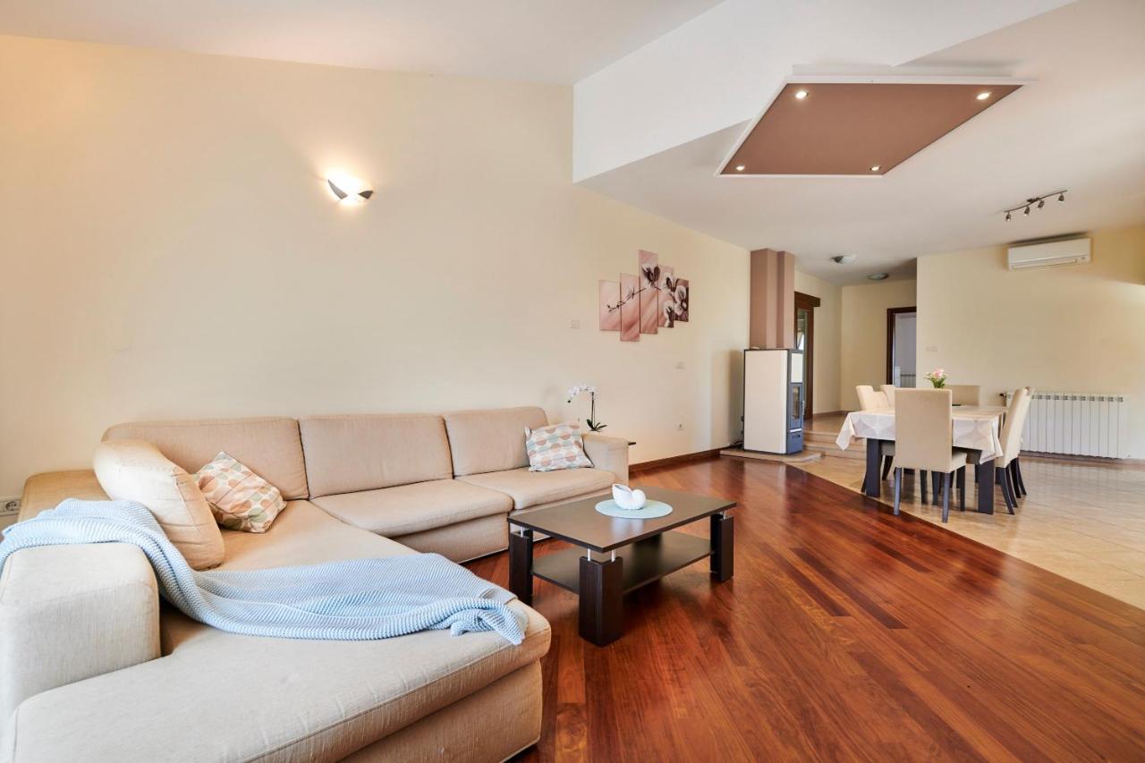 Villa Bartona for 8 persons with private Swimmingpool Pola Esterno foto
