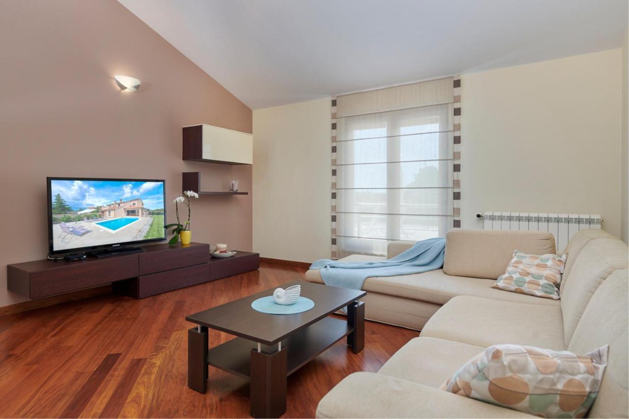 Villa Bartona for 8 persons with private Swimmingpool Pola Esterno foto