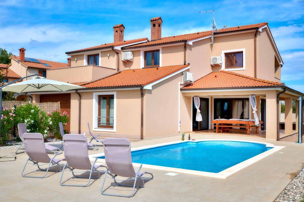 Villa Bartona for 8 persons with private Swimmingpool Pola Esterno foto