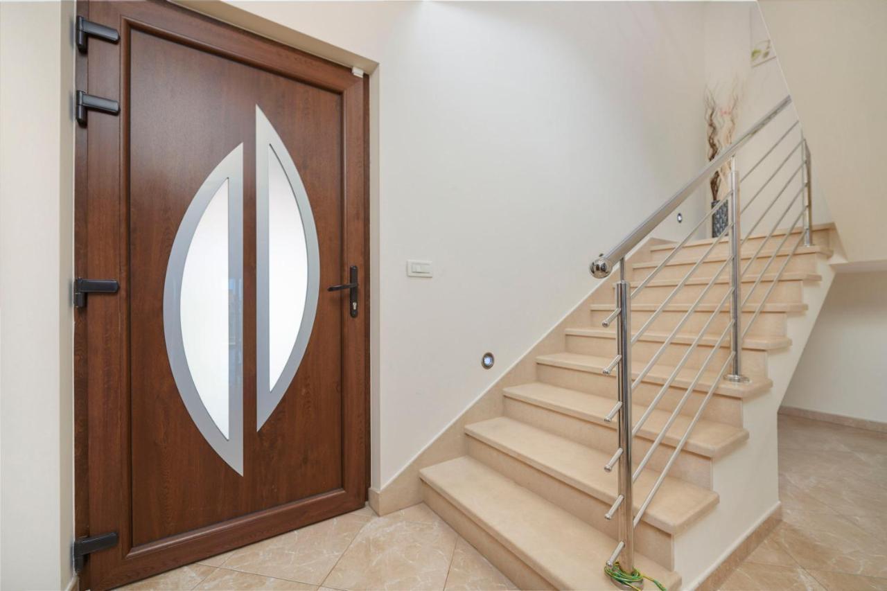 Villa Bartona for 8 persons with private Swimmingpool Pola Esterno foto