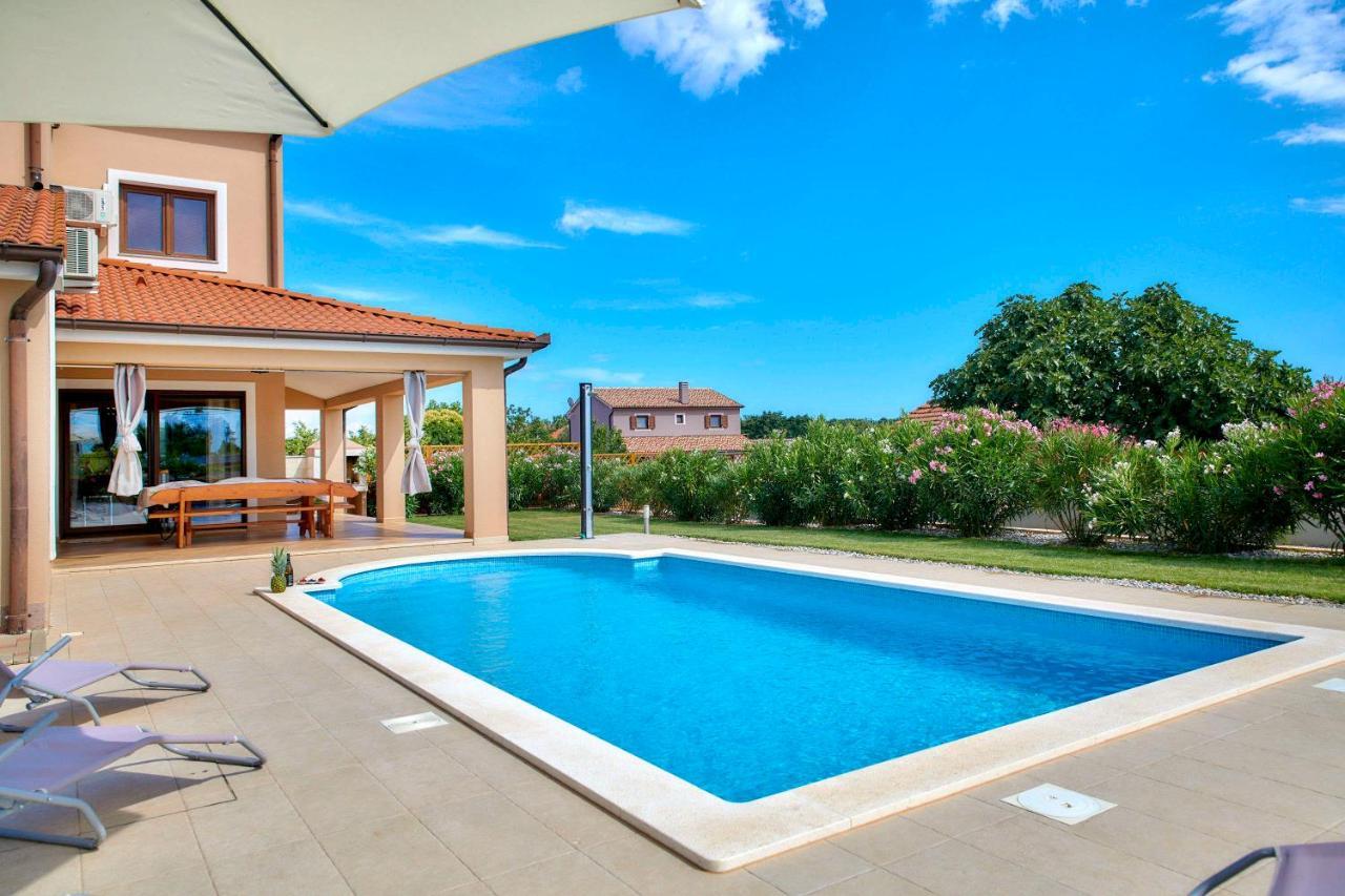 Villa Bartona for 8 persons with private Swimmingpool Pola Esterno foto